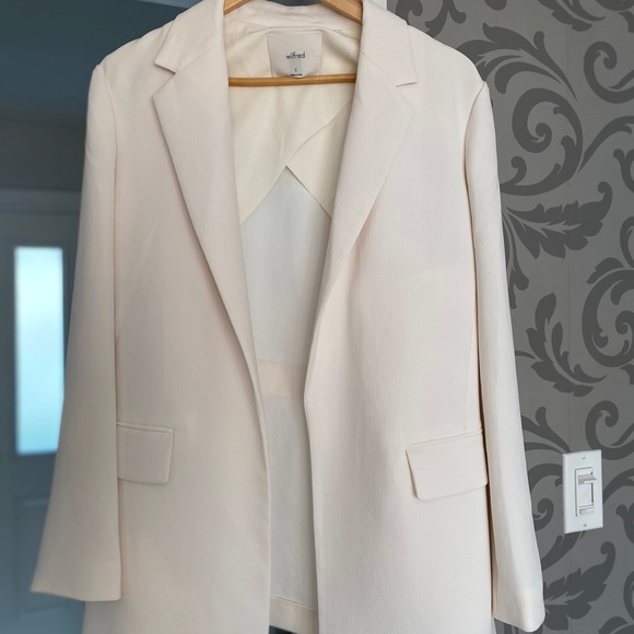 Aritzia Esteli Blazer. light birch. Size Small - Picture 6 of 7
